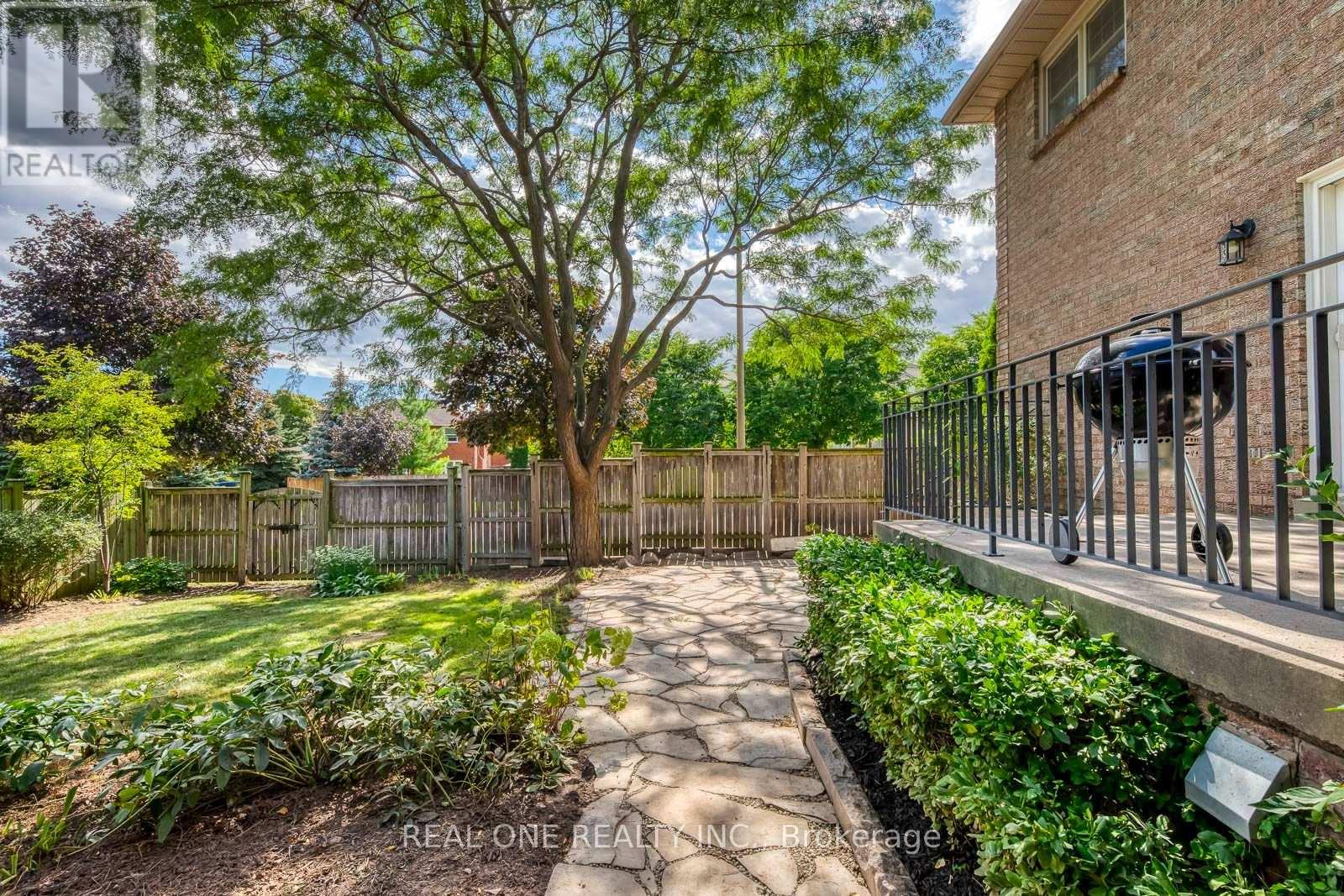 1384 BRAMBLEWOOD GREEN - 49