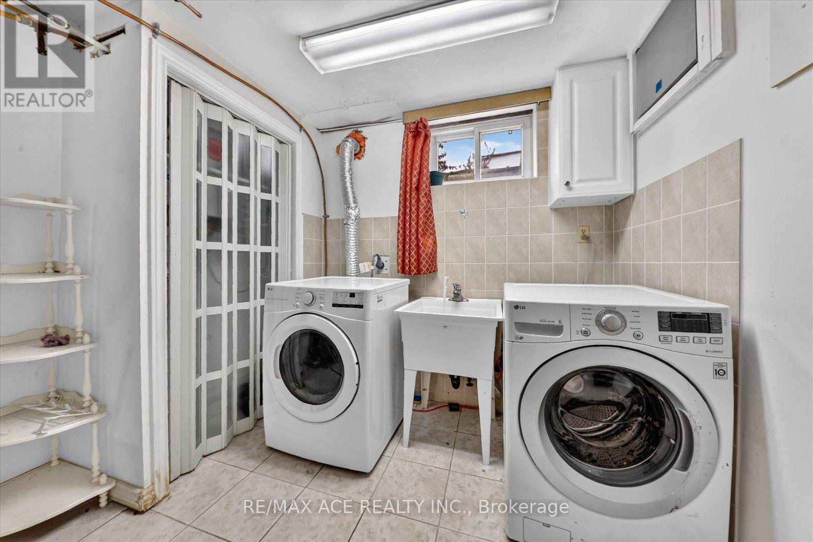 124 HONEYWOOD ROAD - 41