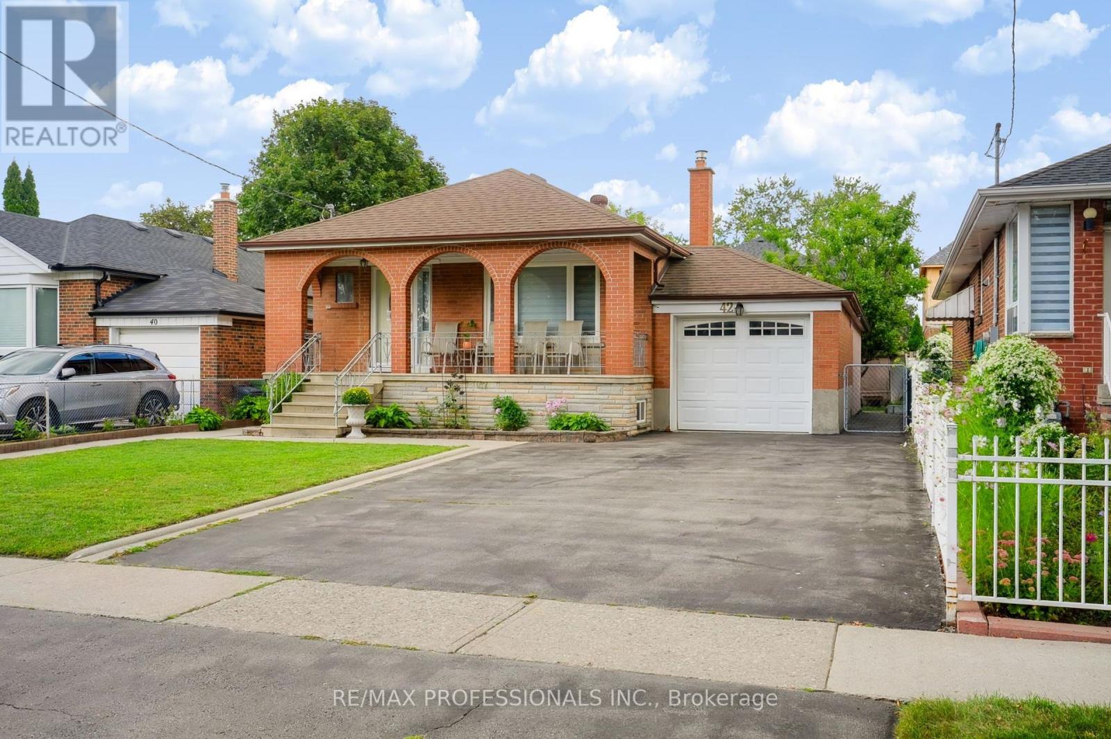 Photo of 42 WOOLGAR AVENUE