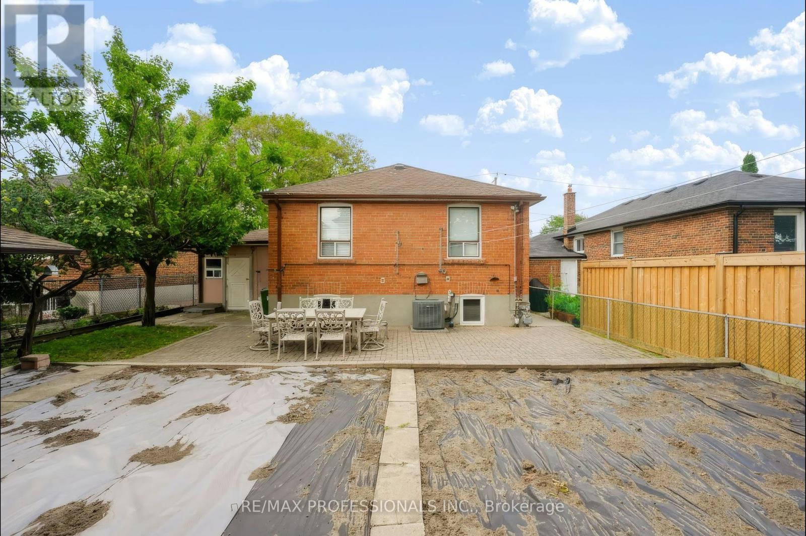 42 WOOLGAR AVENUE - 39