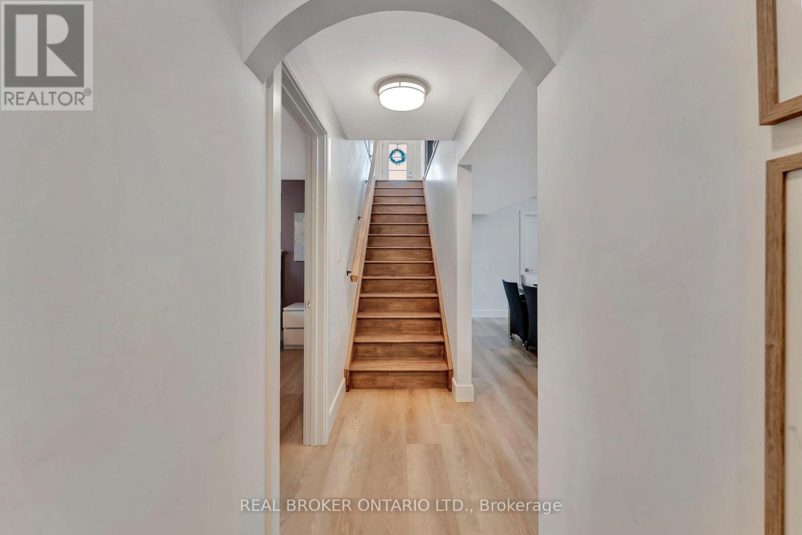 10 MACNEIL COURT - 27