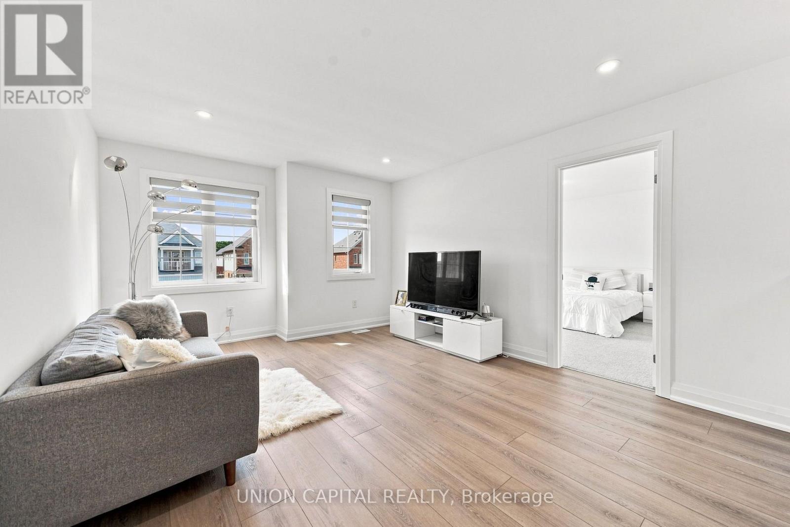 9352 EMERALD AVENUE - Image 30