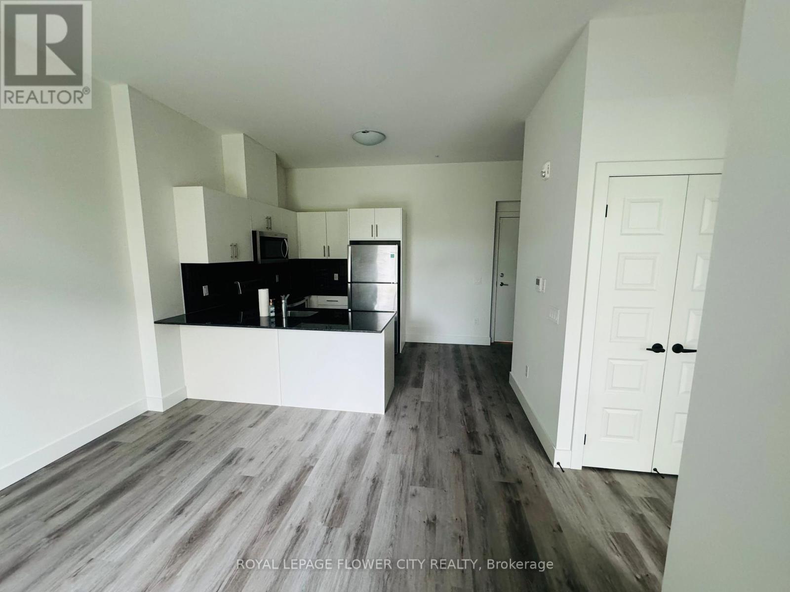 108 - 103 ROGER STREET — photo 3