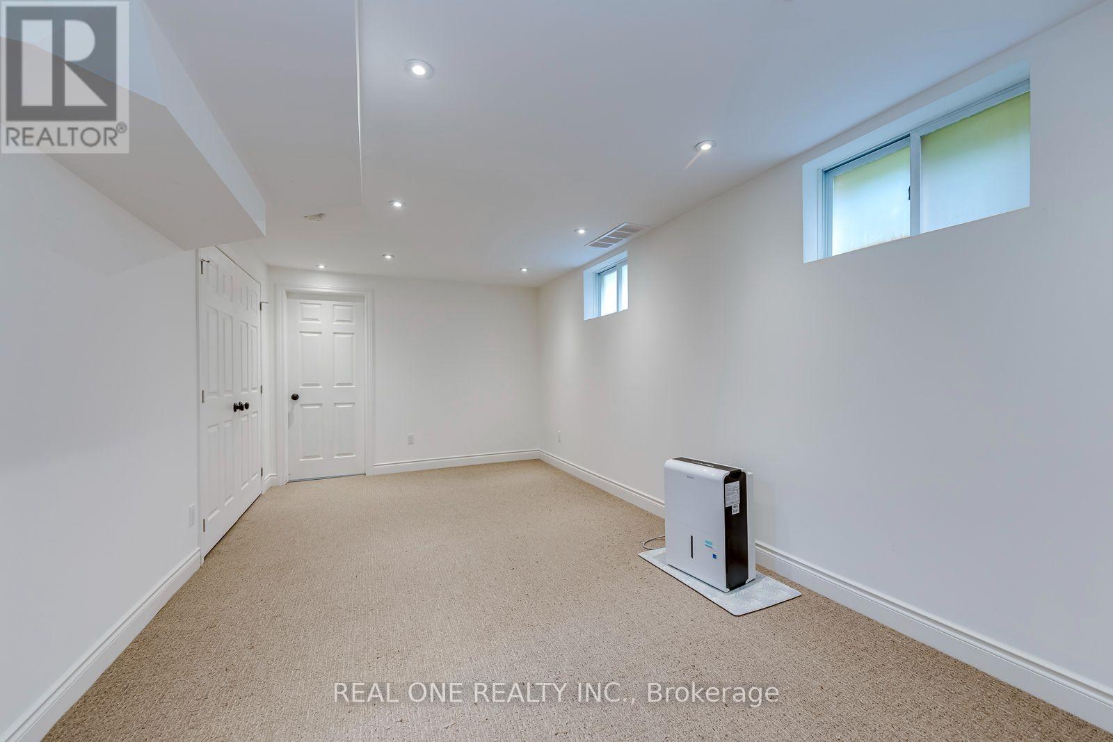1384 BRAMBLEWOOD GREEN - 38