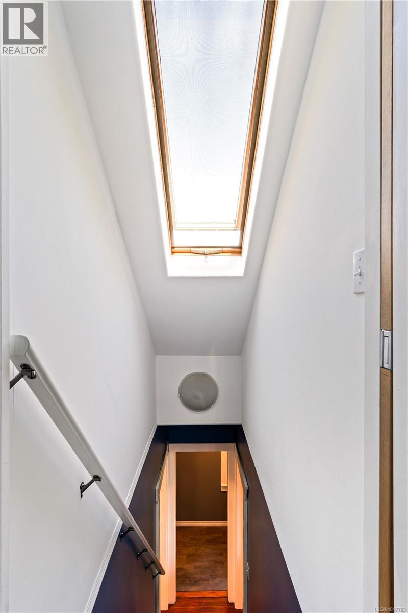 3870 Rowland Ave - 22