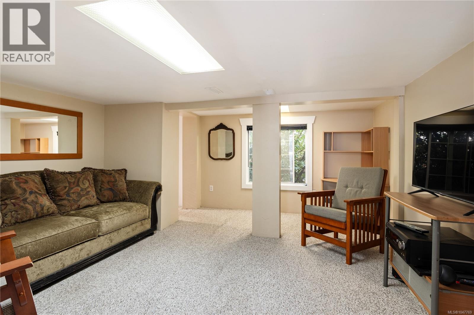 3870 Rowland Ave - 28