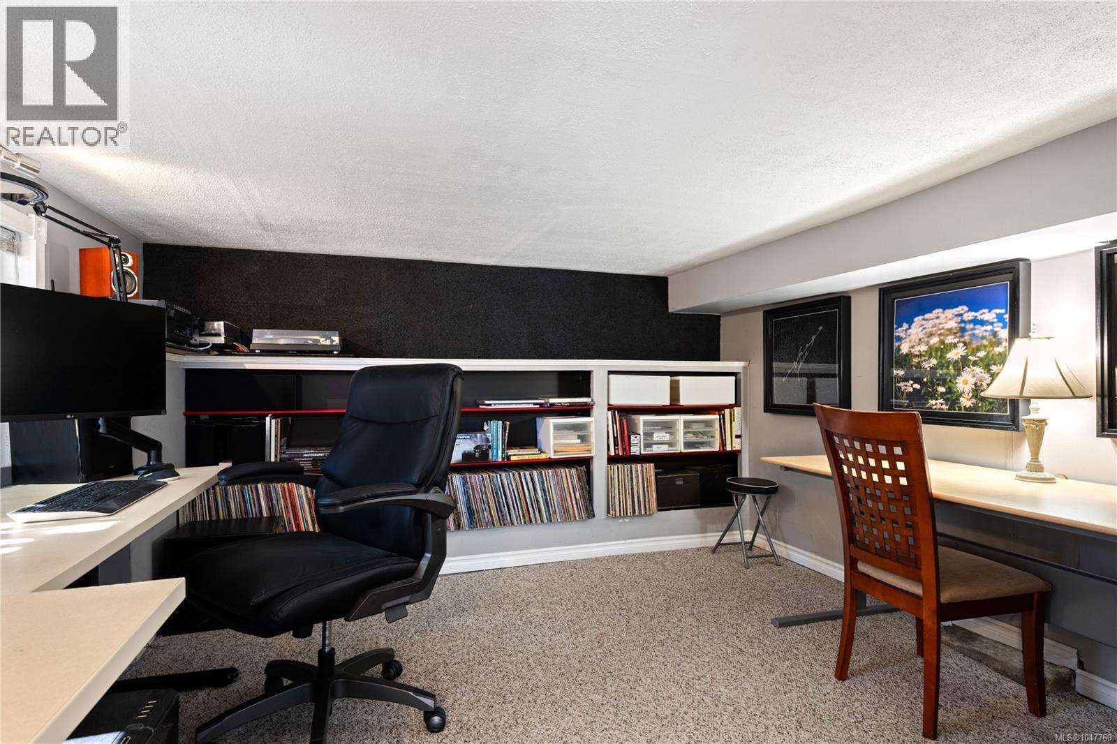  3870 Rowland Avenue, Saanich