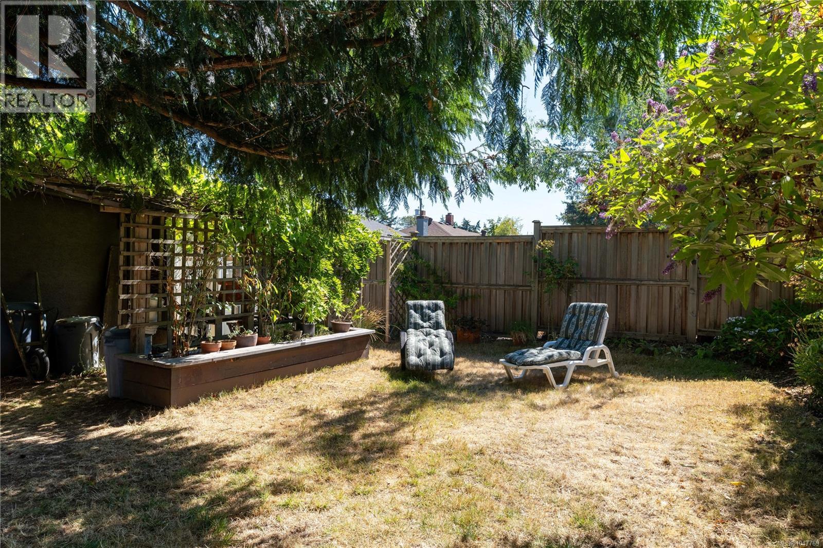 3870 Rowland Ave - 38