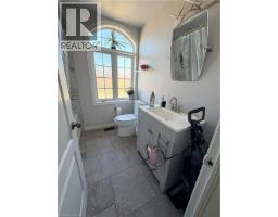 2pc Bathroom - 23 Oakrun Street, Stoney Creek, ON L8E6E7 Photo 9