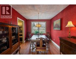 Family room - 635 Highbury Park, Sarnia, ON N7V2K1 Photo 8