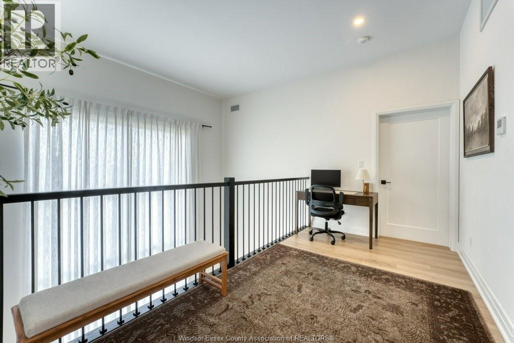#215 4300 Laurier PARKWAY - 25