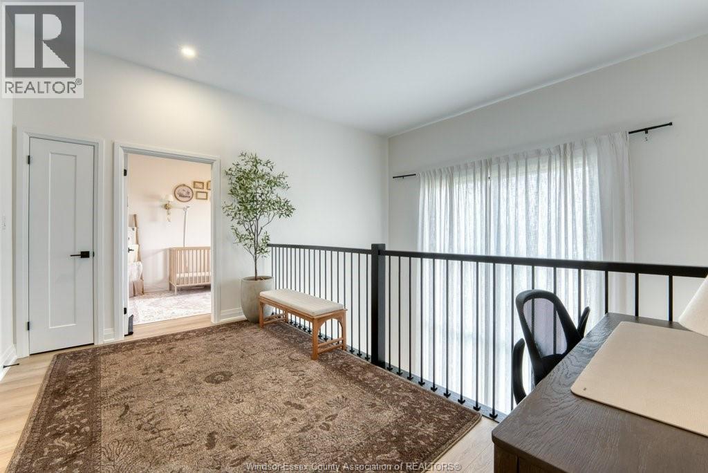 #215 4300 Laurier PARKWAY - 27