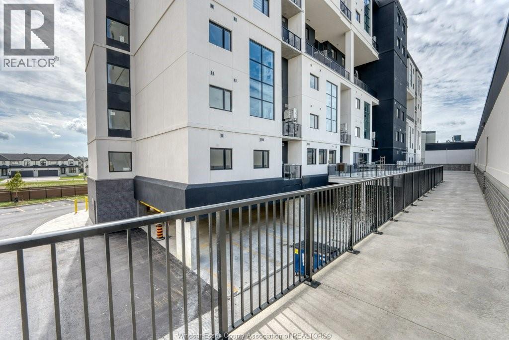 #215 4300 Laurier PARKWAY - 32