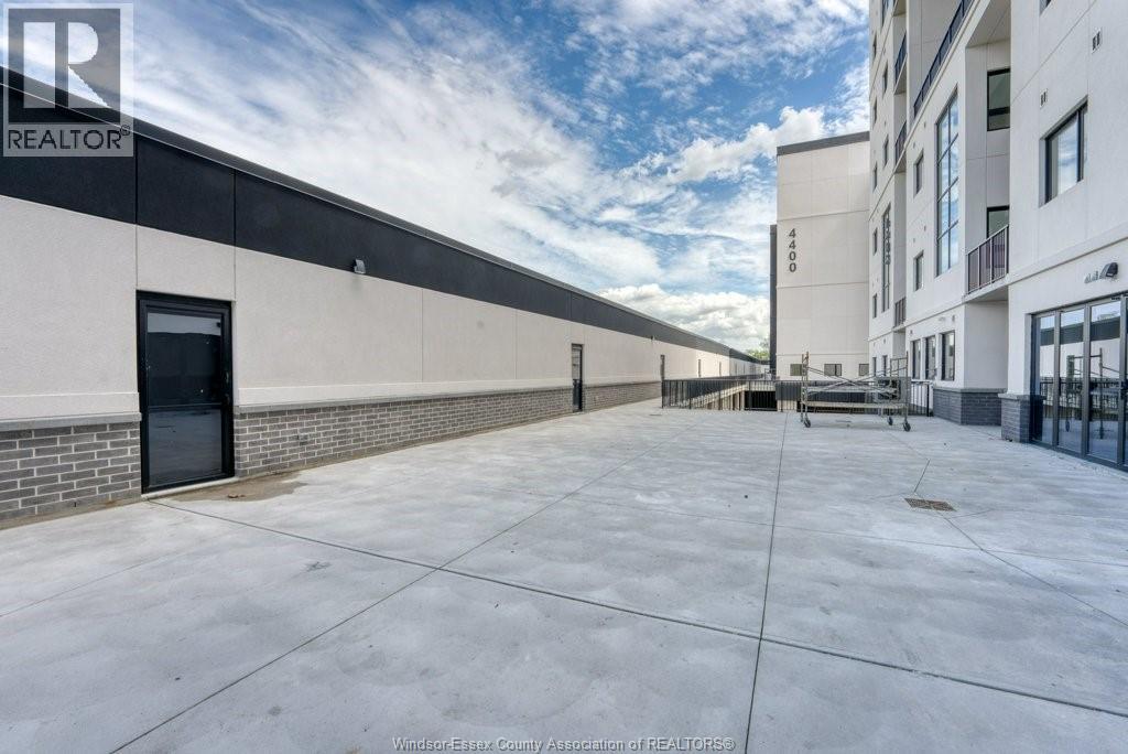 #215 4300 Laurier PARKWAY - 37