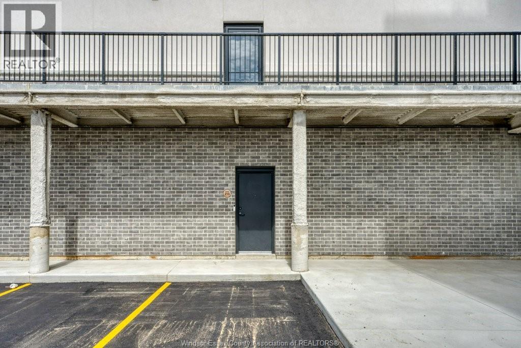 #215 4300 Laurier PARKWAY - 4