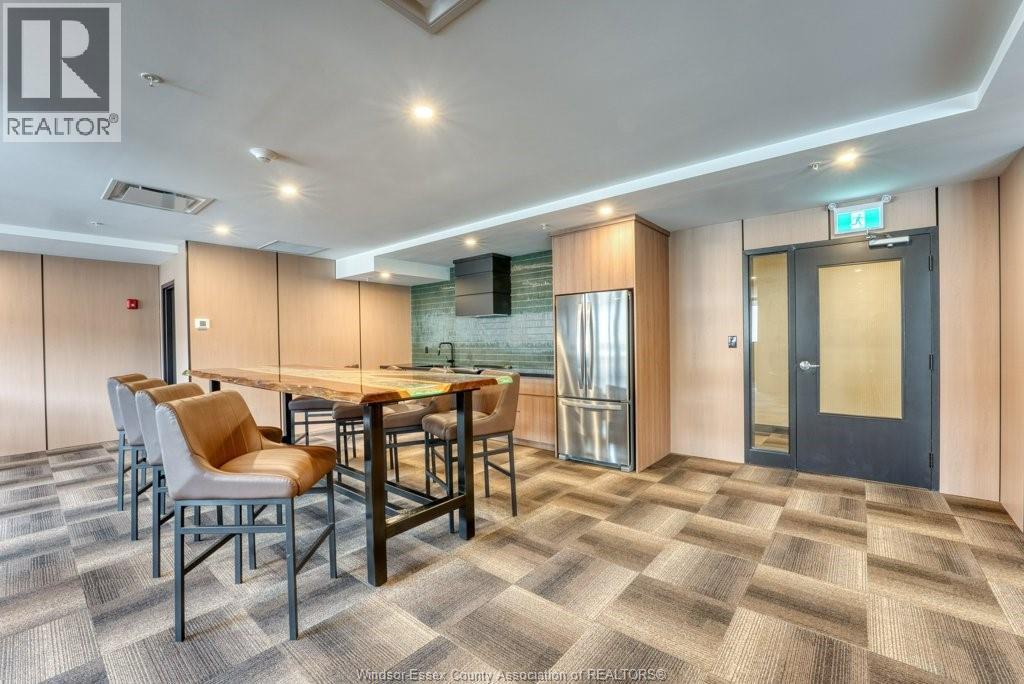 #215 4300 Laurier PARKWAY - 44