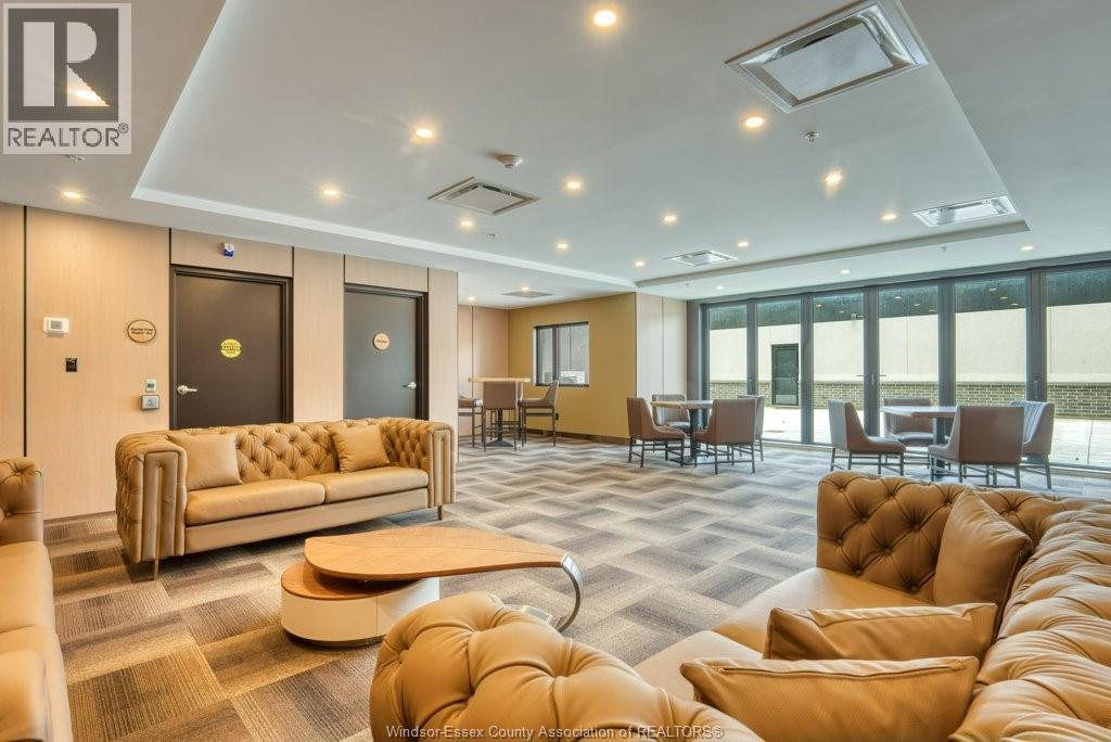 #215 4300 Laurier PARKWAY - 46