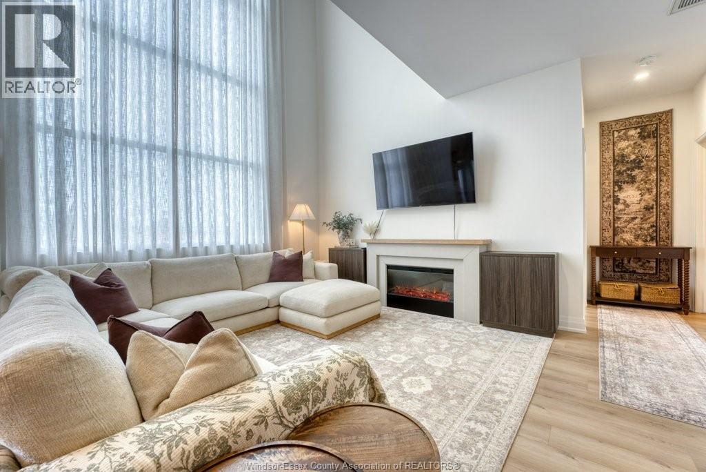#215 4300 Laurier PARKWAY - 8
