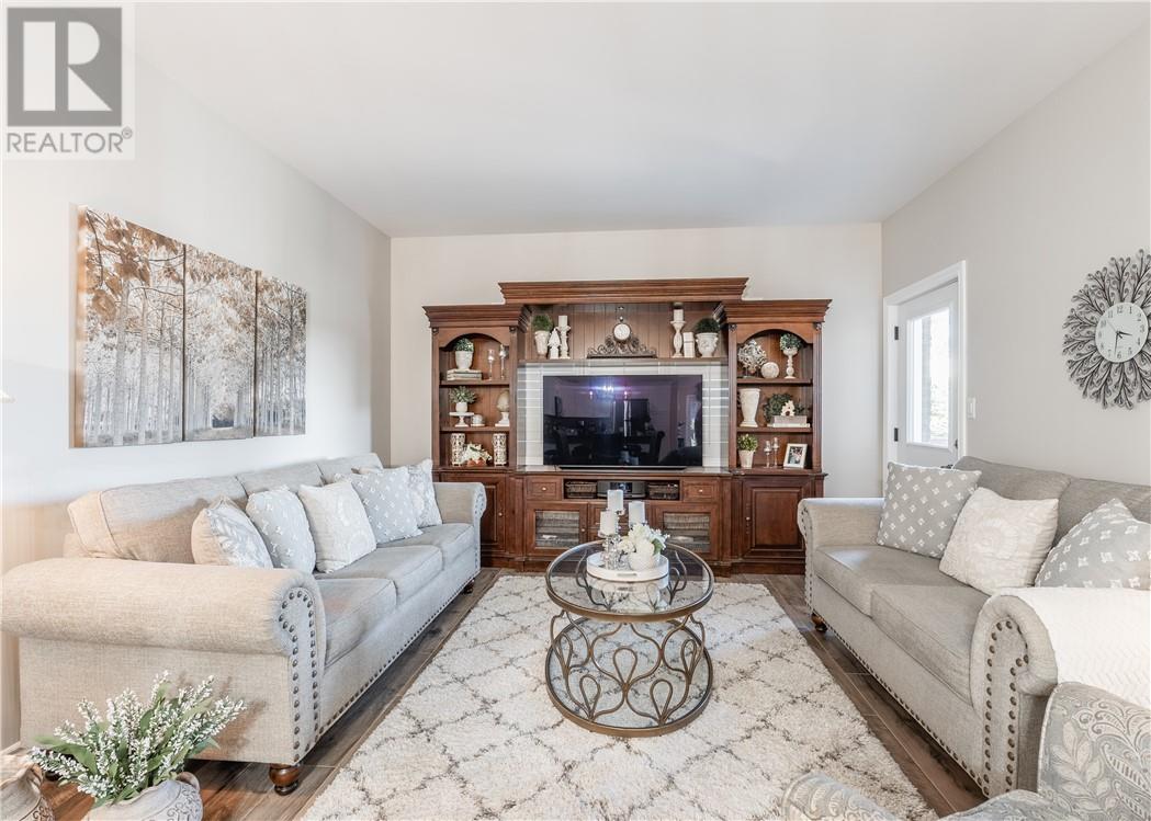 2512 Parkview Drive Unit# B3 - Image 3