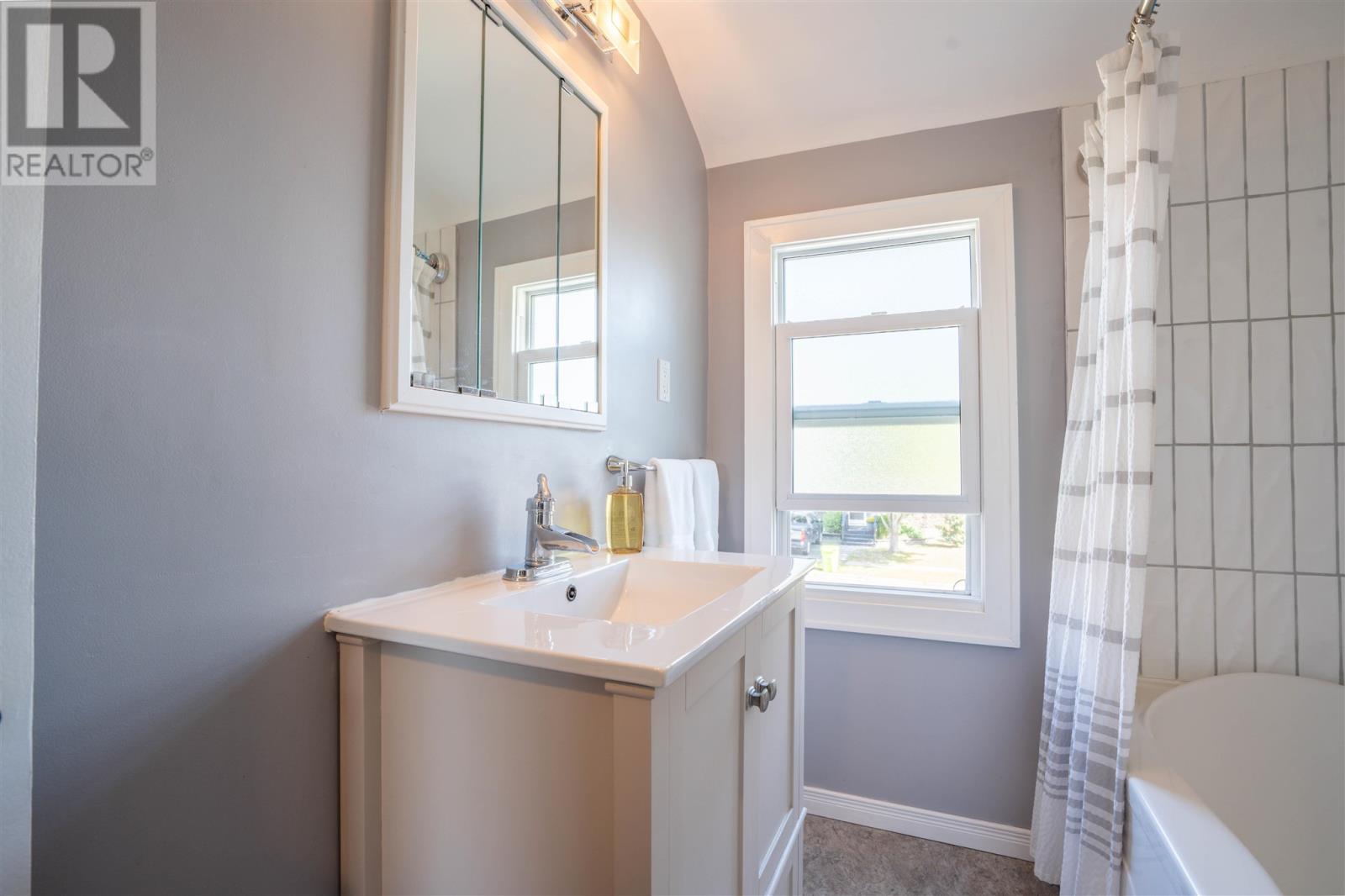 35 Bellevue AVE - 18