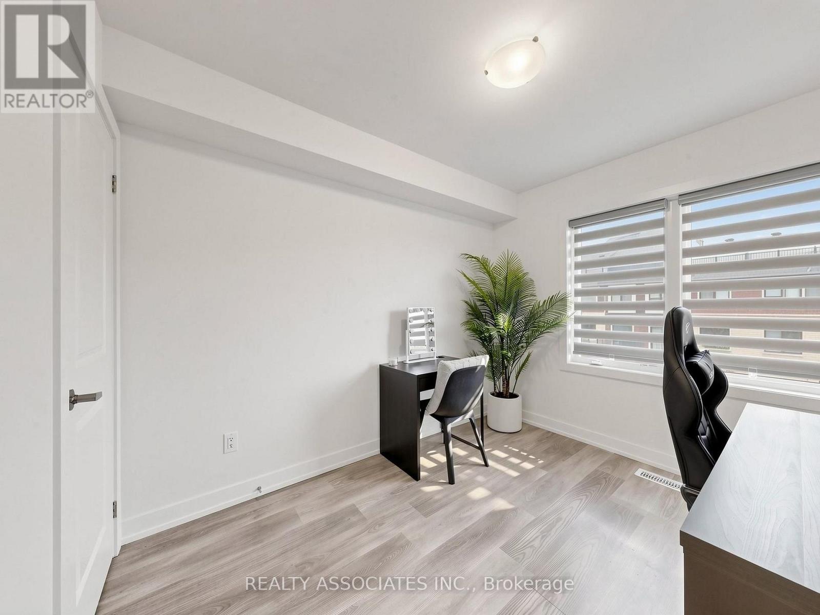 14 BAKER HILL BOULEVARD - Image 29