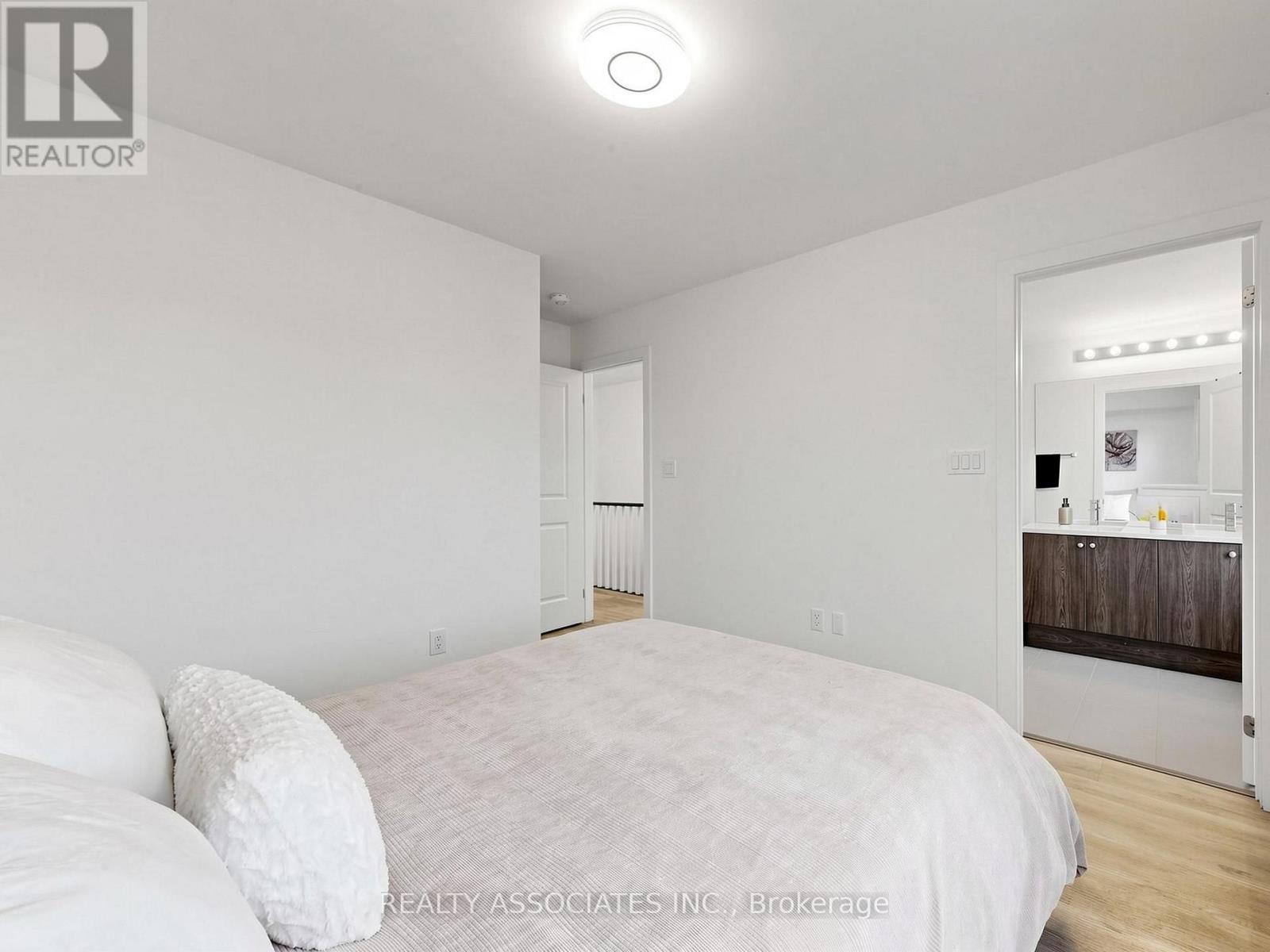 14 BAKER HILL BOULEVARD - Image 23
