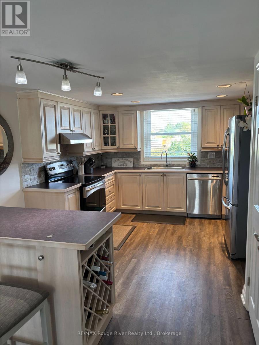 6- 120 Port Darlington Road, Clarington, ON photo 3