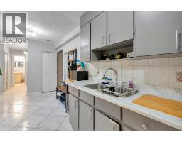 6639 Thornberry, Windsor, ON N8T3A6 Photo 11