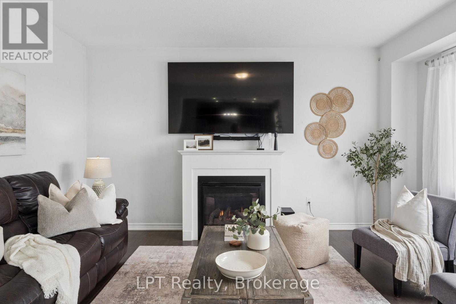 175 HIGHLANDS BOULEVARD - Image 23
