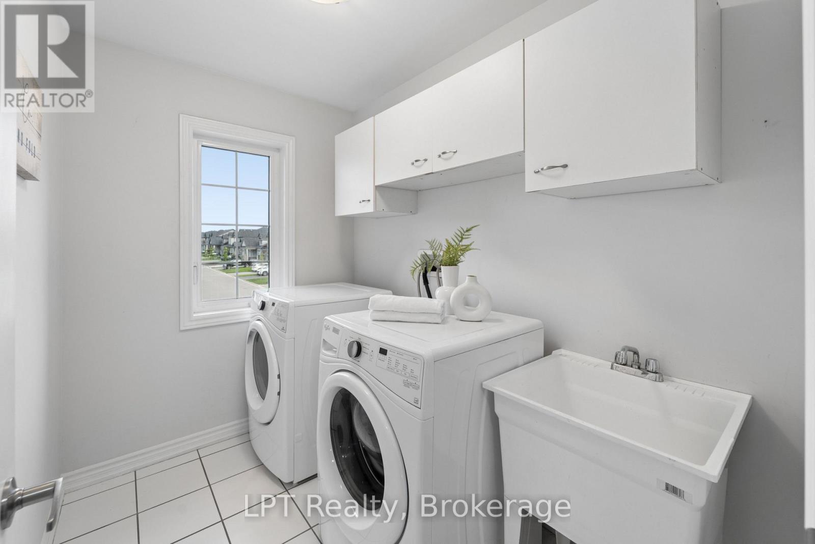175 HIGHLANDS BOULEVARD - Image 27