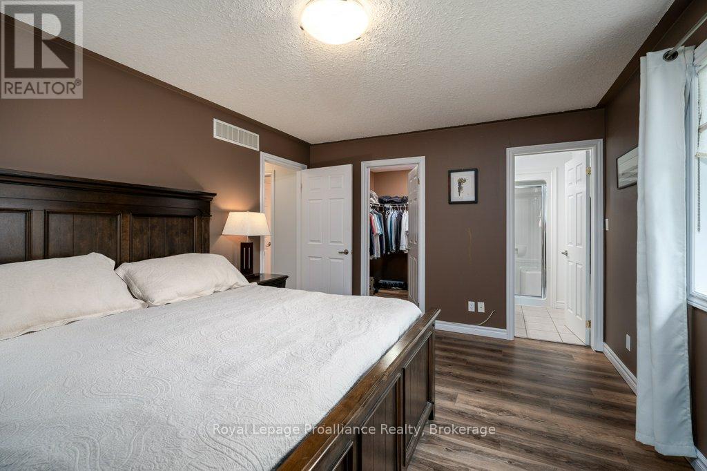 16 FOREST VALLEY DRIVE - Image 30