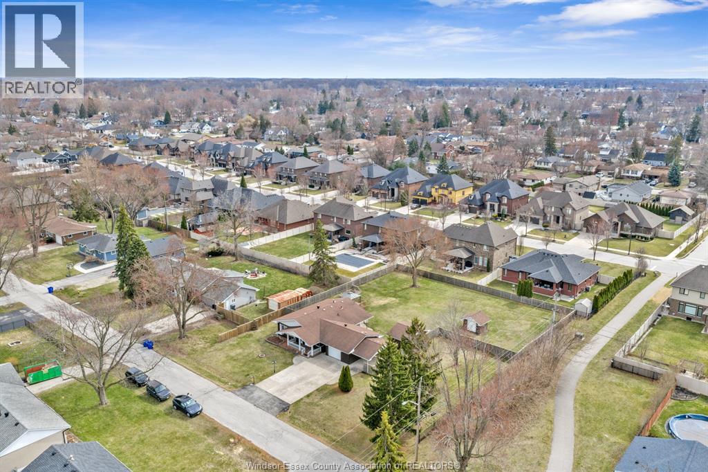 180 ELSWORTH - 38