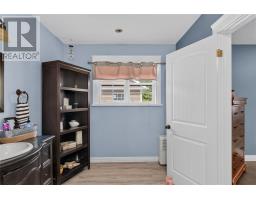 31 Smallwood Drive thumbnail 19
