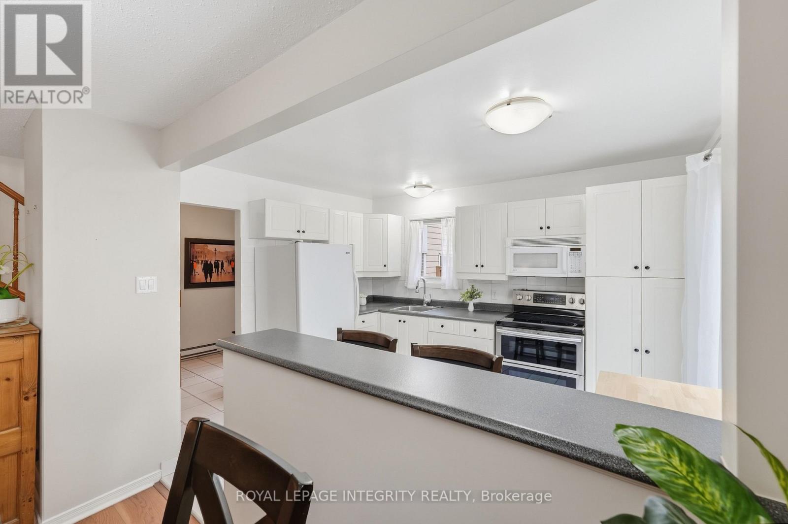 248 SALTER CRESCENT photo 10