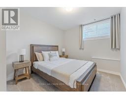 710 Kizis Private, Ottawa, ON K1K5A8 Photo 12