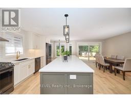 Bathroom - 26 Oakridge Boulevard, Pelham, ON L0S1E5 Photo 10