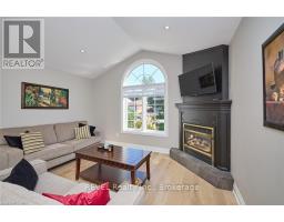 Family room - 26 Oakridge Boulevard, Pelham, ON L0S1E5 Photo 8
