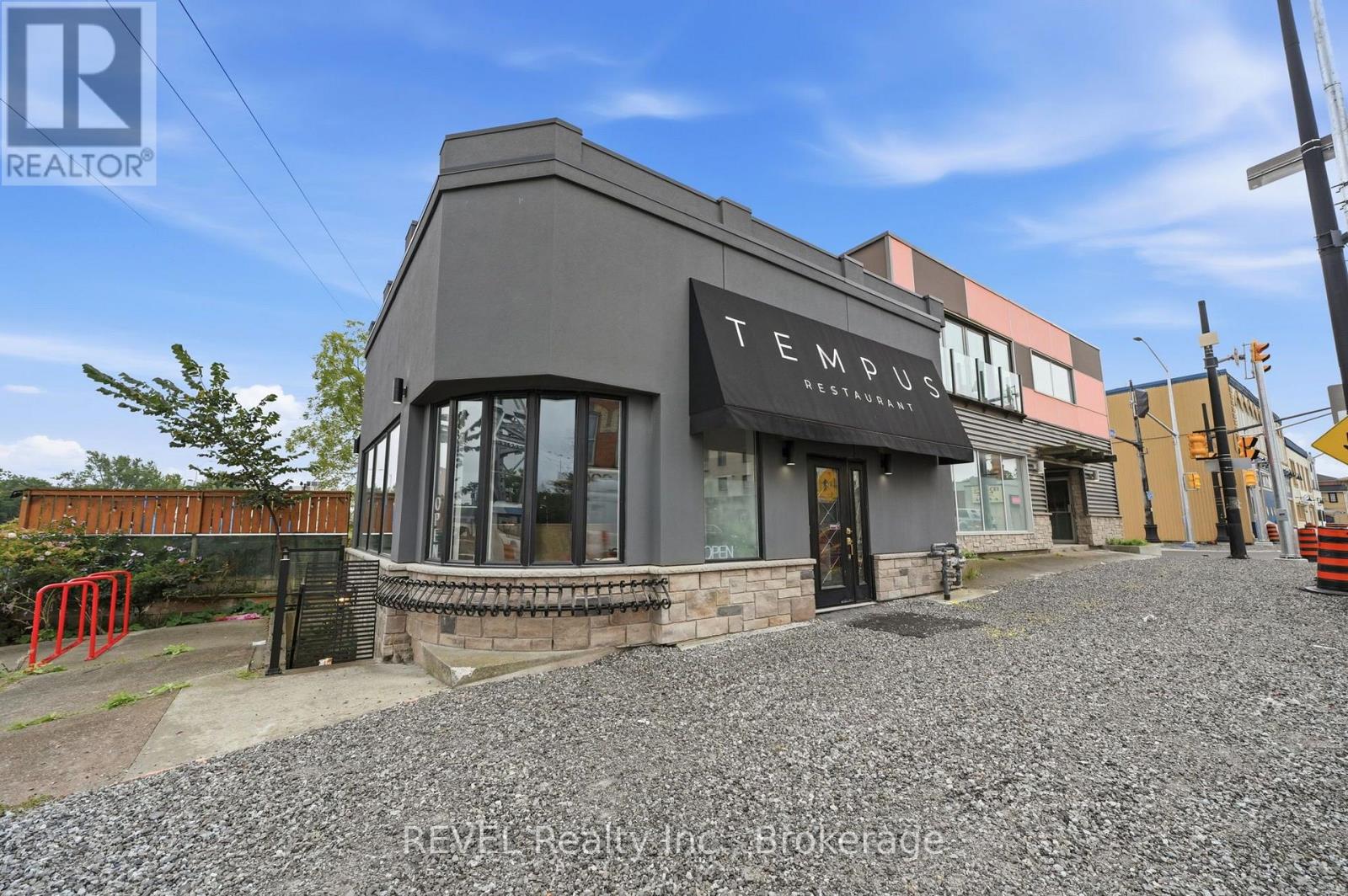 25-31 WEST MAIN STREET, Welland (Broadway)