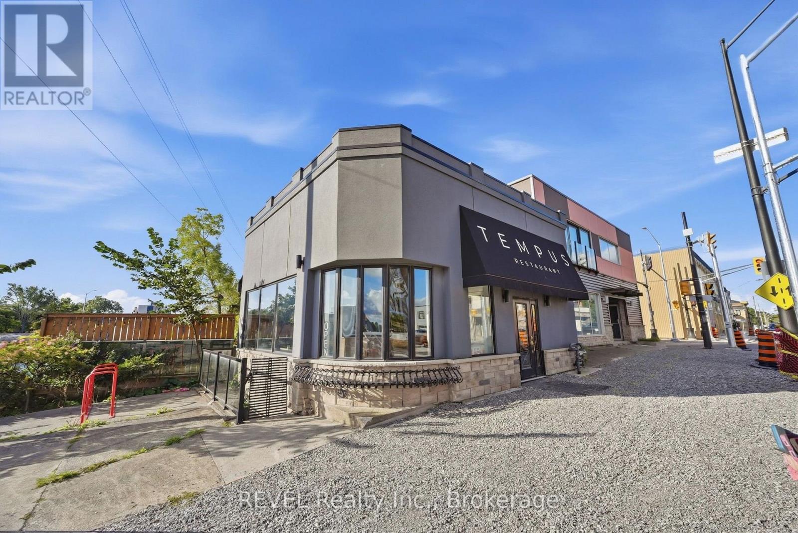 25-31 WEST MAIN STREET, Welland (Broadway) — photo 5