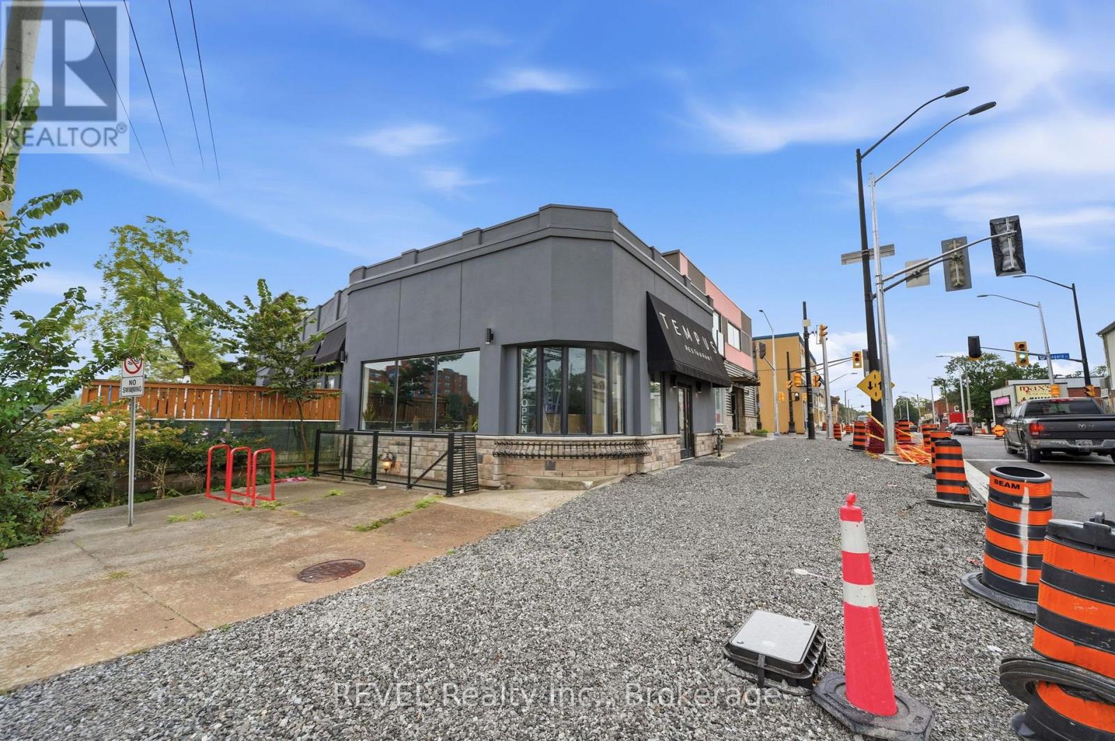 25-31 WEST MAIN STREET, Welland (Broadway) — photo 6