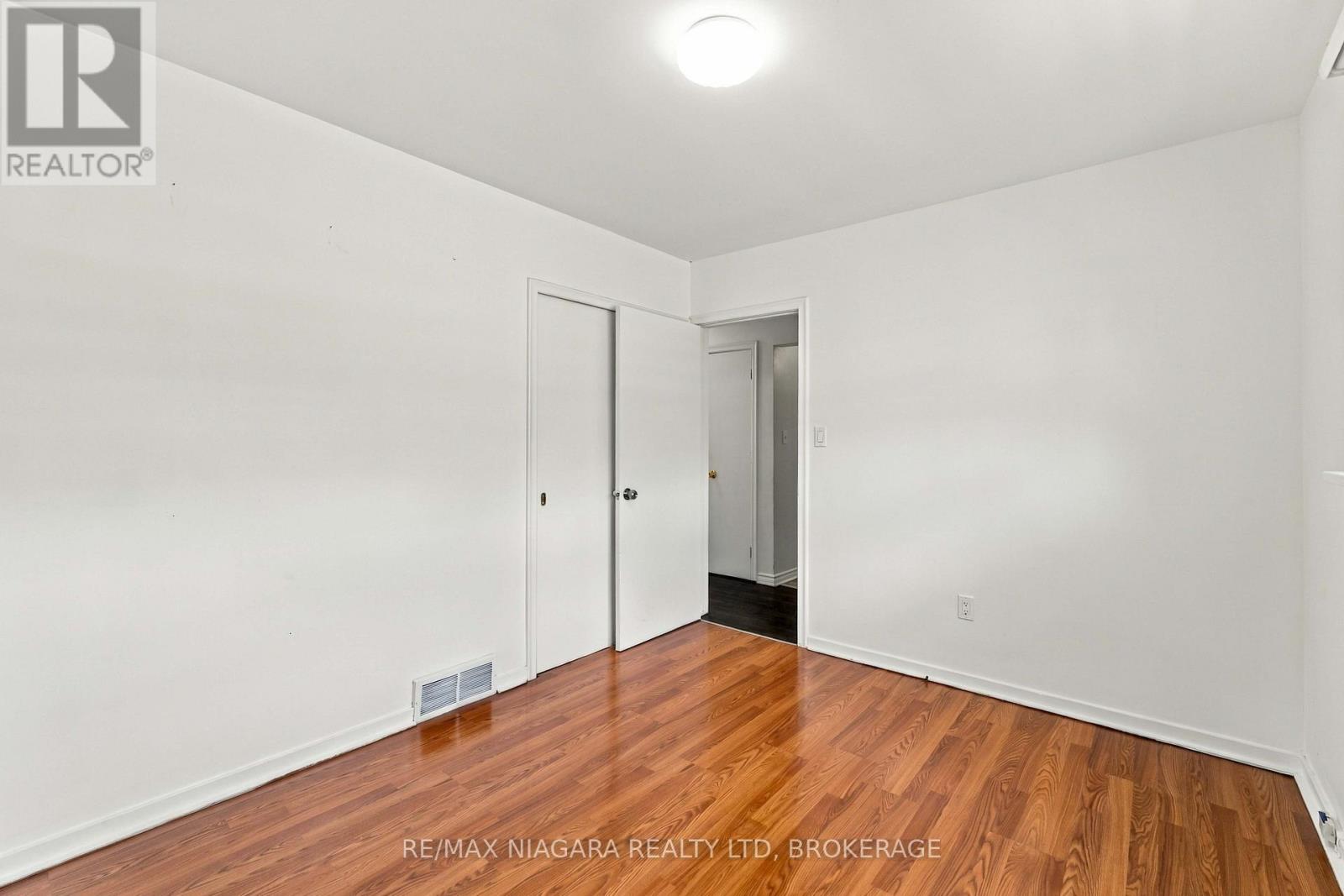 29 GLENGARRY ROAD - 13