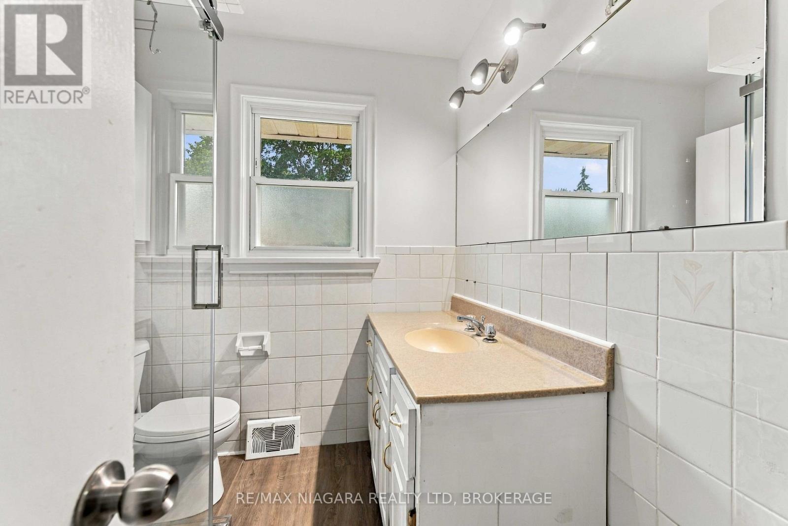 29 GLENGARRY ROAD - 16