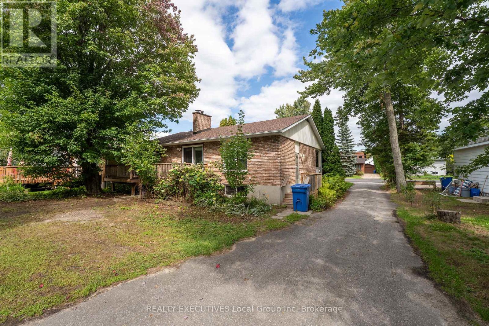 129 CAMPBELL AVENUE - Image 11