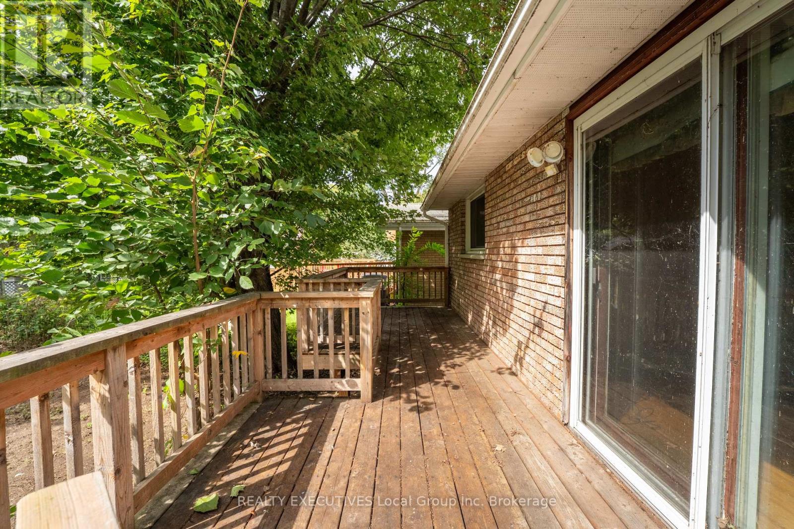 129 CAMPBELL AVENUE - Image 12