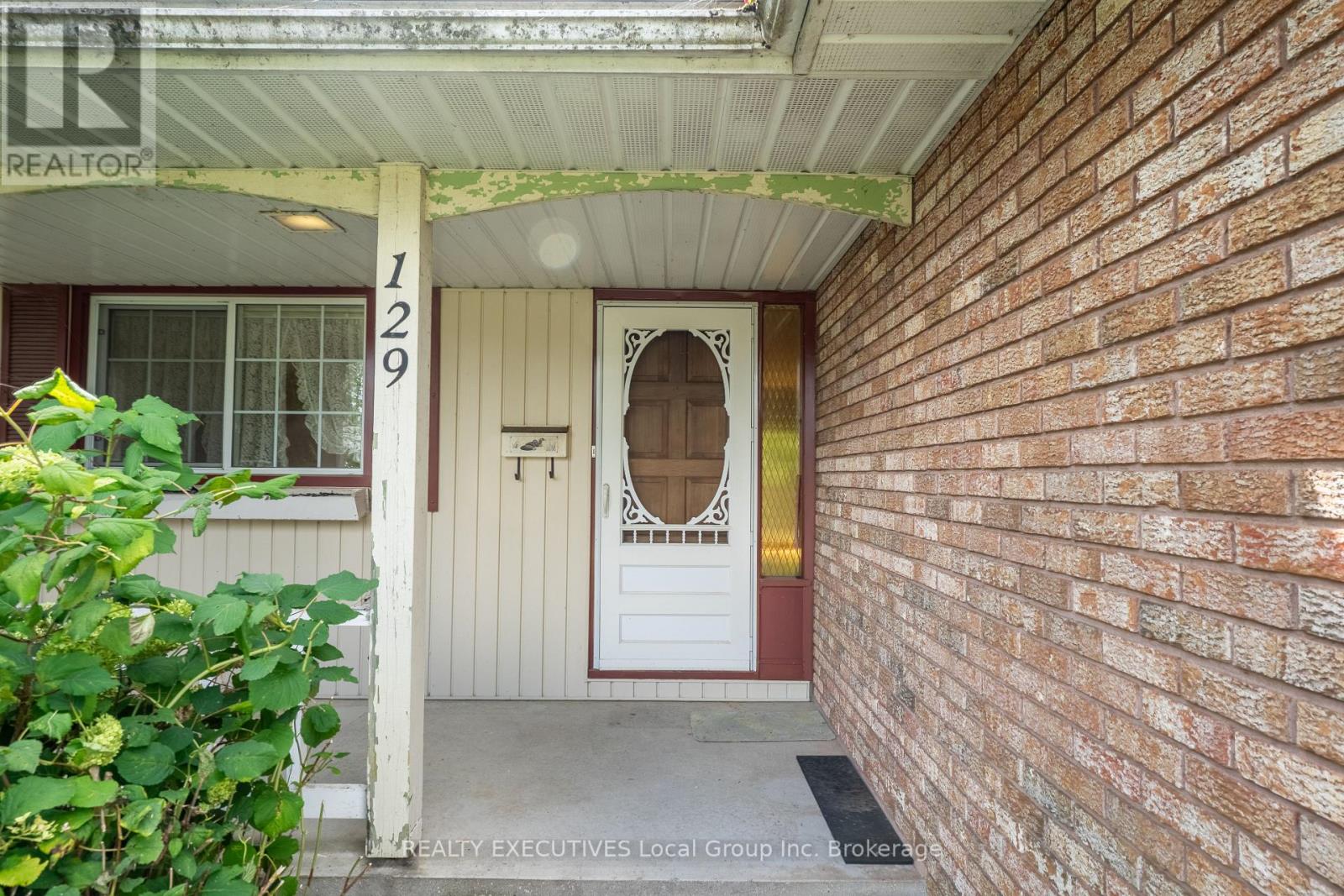 129 CAMPBELL AVENUE - 16