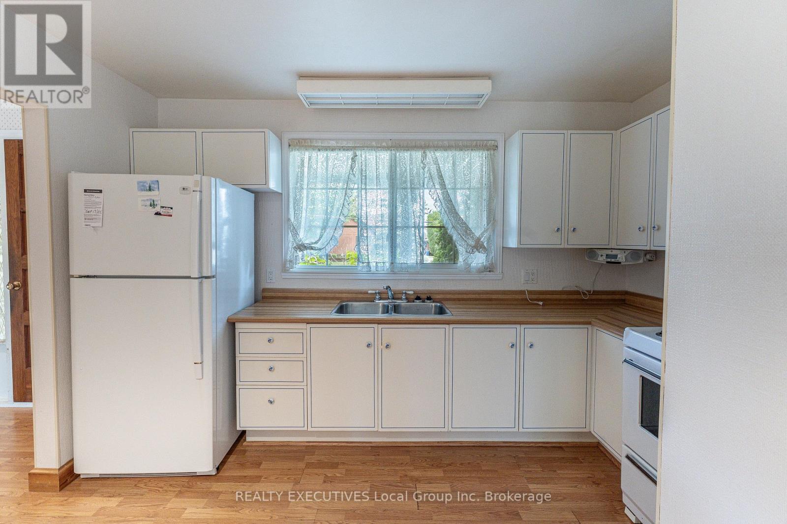 129 CAMPBELL AVENUE - Image 20