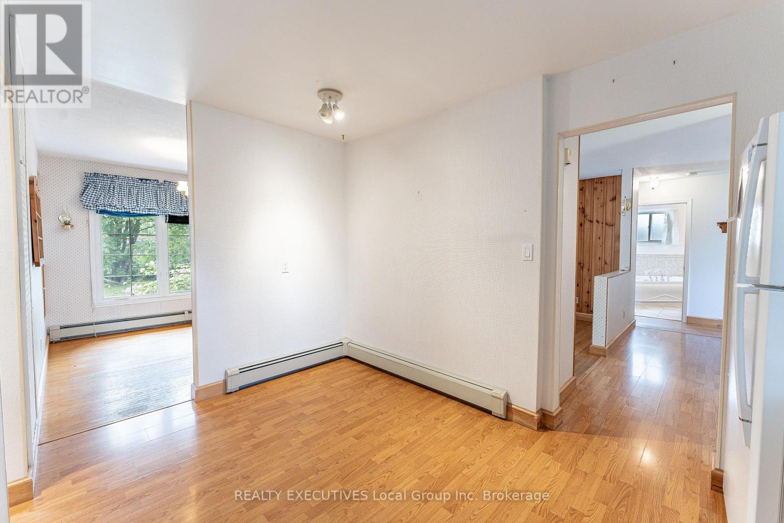 129 CAMPBELL AVENUE - Image 22