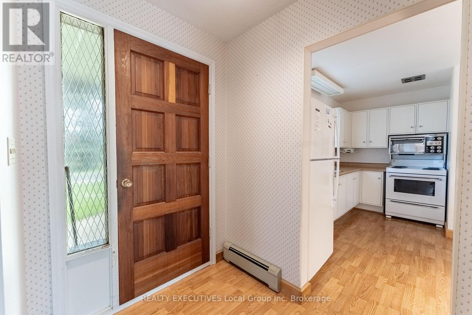 129 CAMPBELL AVENUE - Image 25