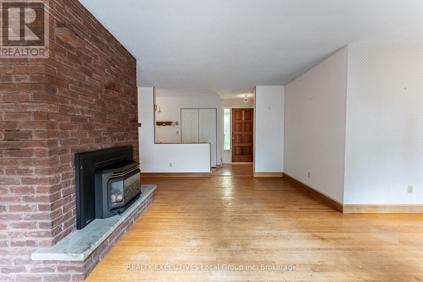 129 CAMPBELL AVENUE - Image 27