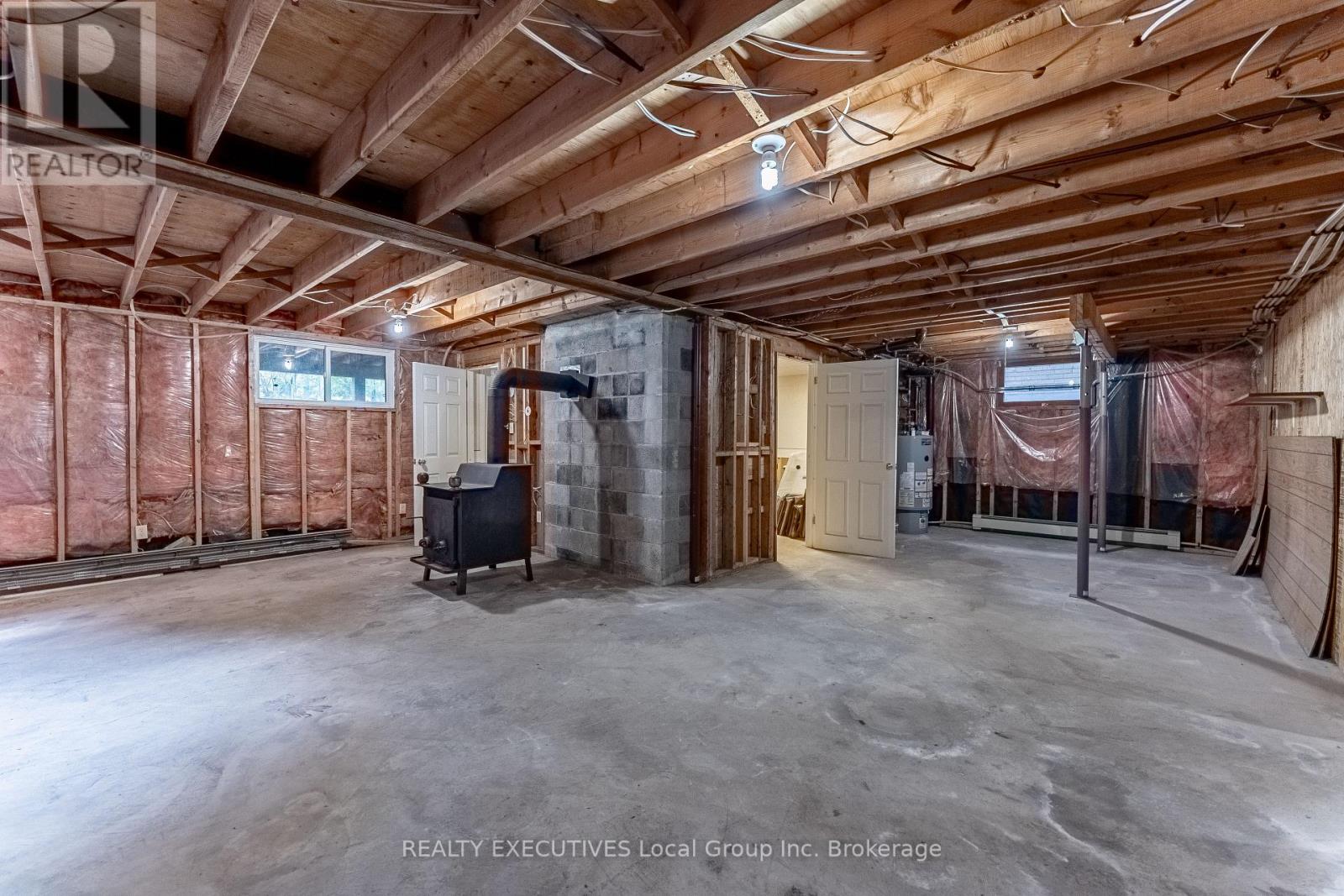 129 CAMPBELL AVENUE - Image 44